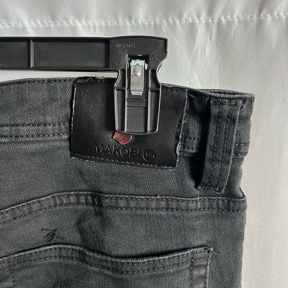 32x32 AMALFI Distressed Denim Jeans W/ UNDERLAY - Black Yellow Red Retail $180 - Picture 4 of 6